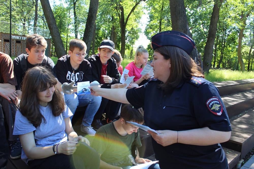 Полицейские г. о. Серпухов провели акцию «Скажи - нет наркотикам!»